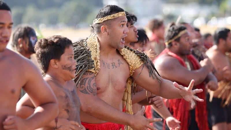 Integrantes de tribo maori realizando a tradicional haka em fevereiro de 2021 - Getty Images