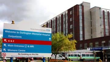 Imagem da entrada do Darlington Memorial Hospital - Divulgação/Darlington Memorial Hospital