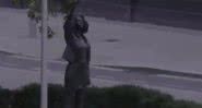 Estátua de Jen Reid - Divulgação / Twitter / Channel 4 News