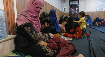 Mulheres e crianças afegãs - Getty Images