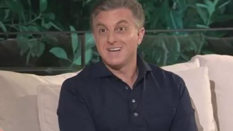 Luciano Huck durante entrevista - Divulgação/TV Globo