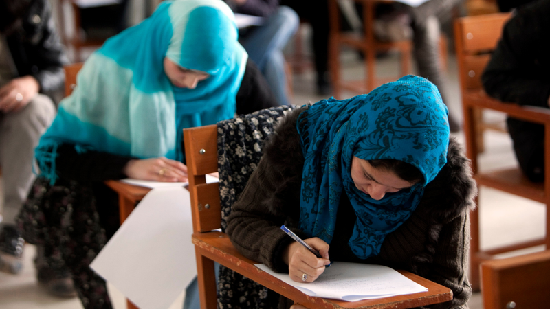 Mulheres afegãs na Universidade de Cabul - Getty Images