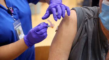 Profissional de saúde vacina norte-americano - Getty Images