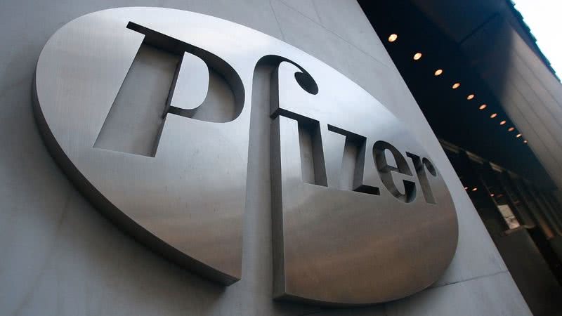 Na imagem, o logo da Pfizer - Getty Images