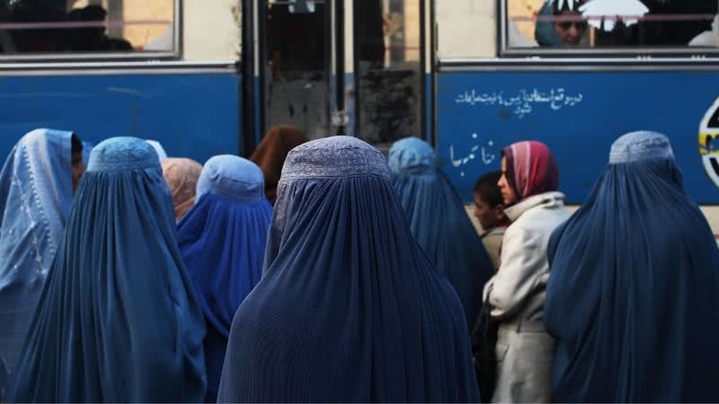 Imagem ilustrativa de mulheres afegãs - Getty Images