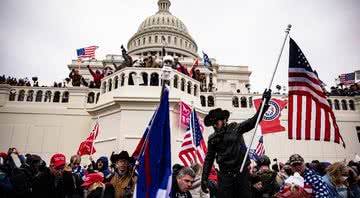 Apoiadores de Trump durante invasão ao Capitólio - Getty Images