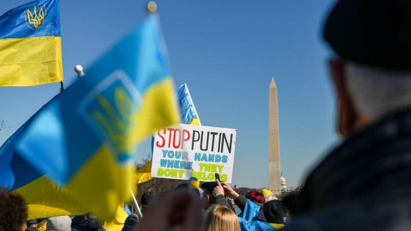 Manifestantes protestam em defesa da Ucrânia nos EUA - Getty Images