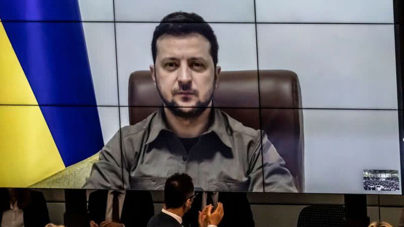 Zelensky, por videochamada, discursa no Parlamento Alemão - Getty Images