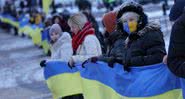 Pessoas se manifestam contra a guerra, em Kiev - Getty Images