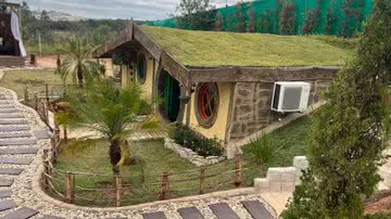 Casal construiu casa inspirada na obra de Tolkien - Divulgação / Recanto Hobbit