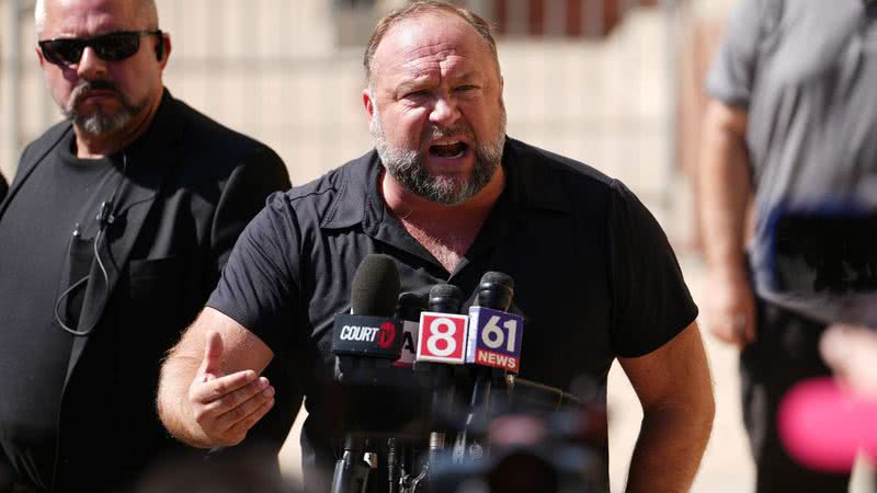 O radialista Alex Jones - Getty Images