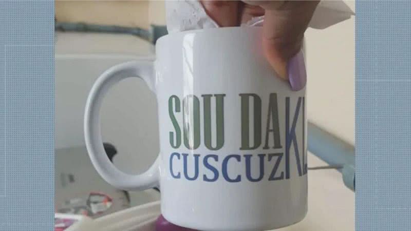 Caneca com a frase "sou da cuscuz klan" - Divulgação / g1