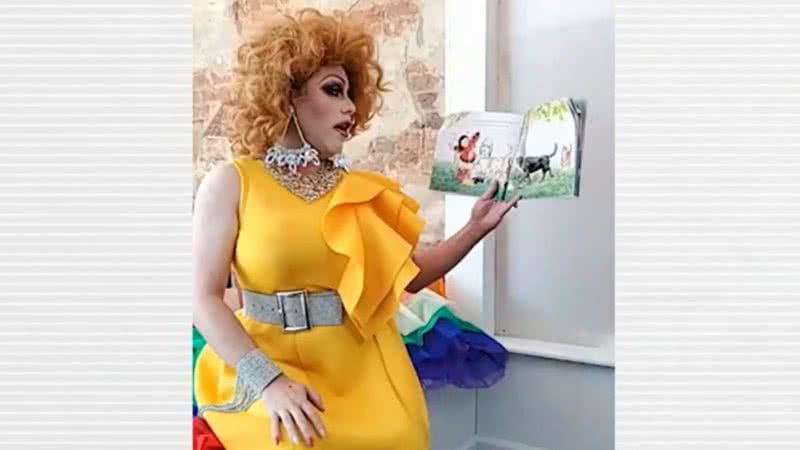 Drag queen conta história para crianças - Divulgação / vídeo / G1