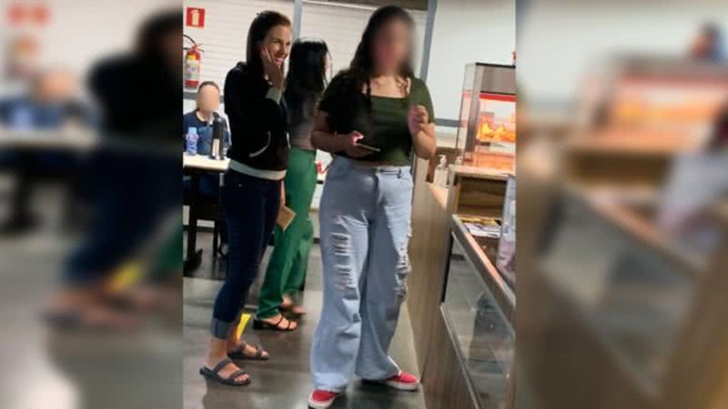 Suzane von Richthofen em fila de cantina de universidade - Divulgação