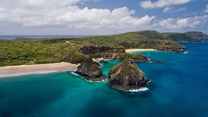 O arquipélago de Fernando de Noronha - Wikimedia Commons - Snow-surf