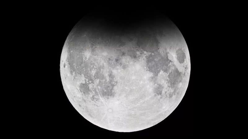 Imagem de um eclipse lunar penumbral - Divulgação / NASA