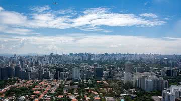 Vista panorâmica de São Paulo a partir dos Jardins - Wikimedia Commons / Fernando Stankuns