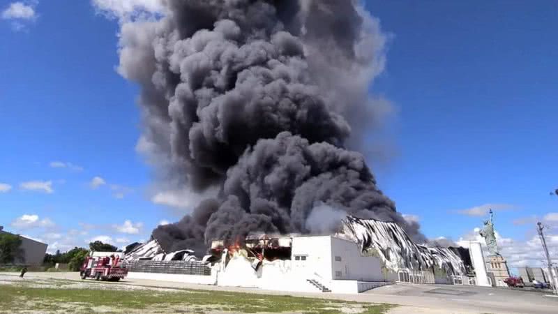 Loja da Havan localizada em Vitória da Conquista pegou fogo - Divulgação / Corpo de Bombeiros