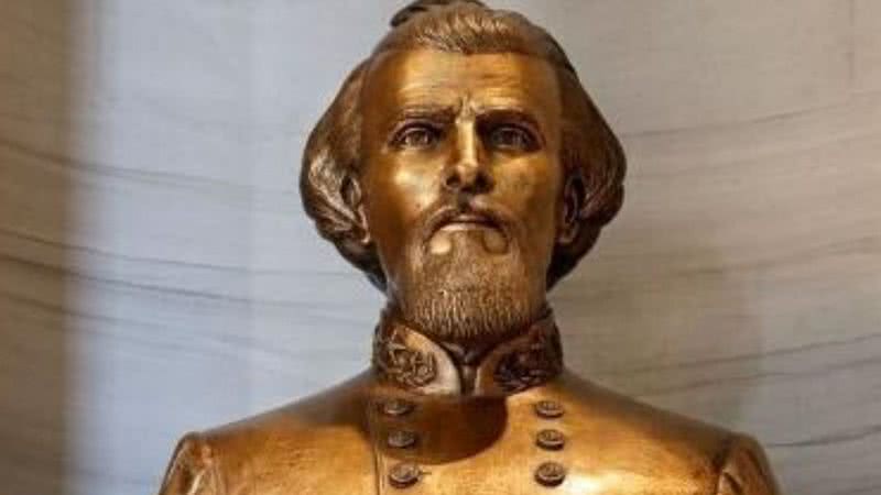 Busto de Nathan Bedford Forrest - Divulgação