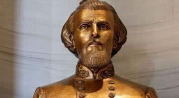 Busto de Nathan Bedford Forrest - Divulgação