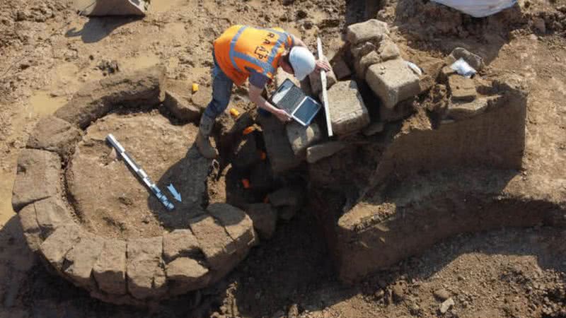 Foto das escavações no templo romano achado na Holanda - Divulgação/Rijksdienst voor het Cultureel Erfgoed