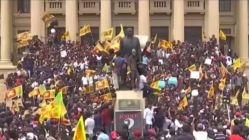 Protestos tomaram as ruas no Sri Lanka - Divulgação/ Youtube Canal CNN