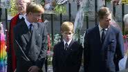 William, Harry e Charles no funeral de Diana - Reprodução/Vídeo/Youtube