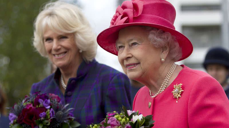 Camilla, esposa de Charles, ao lado de Elizabeth II - Getty Images