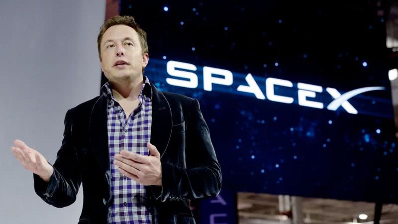 Elon apresentando a SpaceX em 2014 - Getty Images