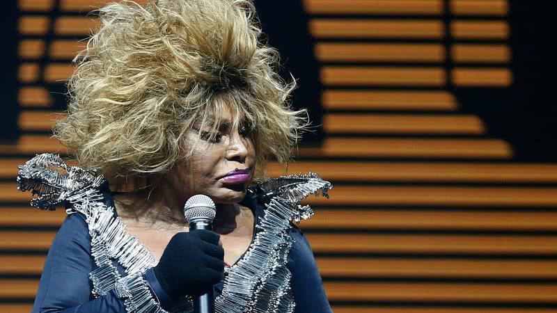 Elza Soares durante apresentação - Getty Images