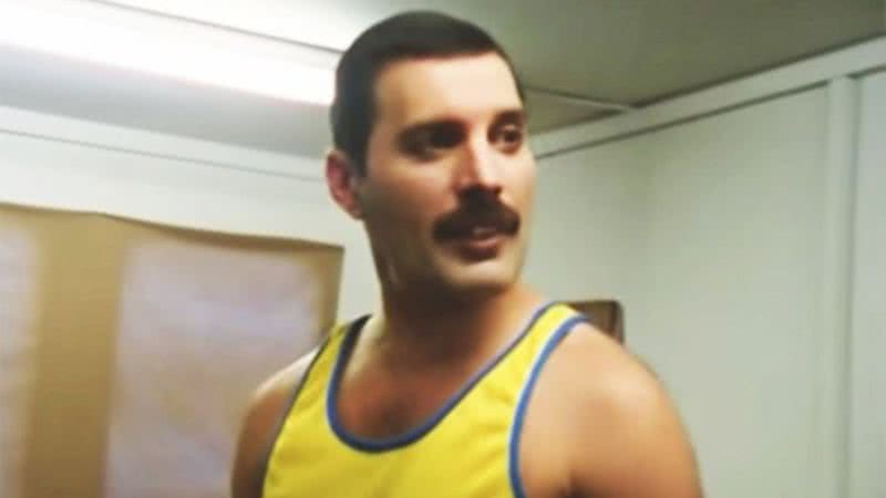 Freddie Mercury nos bastidores do show de Knebworth, o último da carreira - Divulgação/Instagram/@ligadoamusica