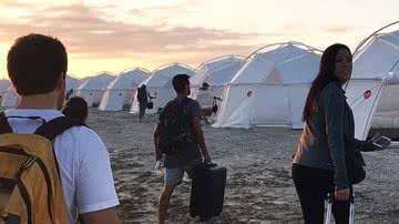 Registros do Fyre Festival feitos pelo público - Divulgação/Netflix