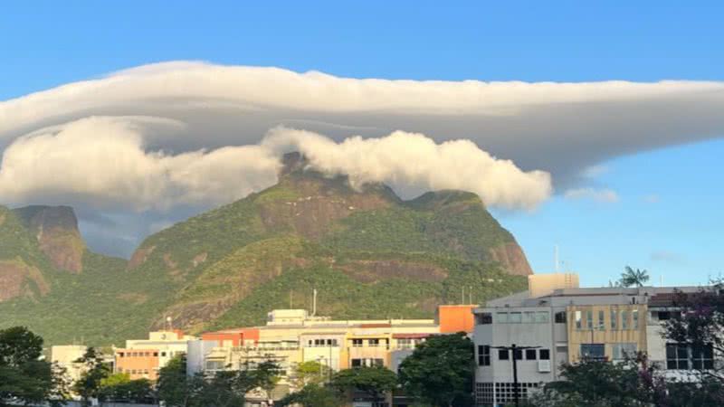 Fenômeno natural que aconteceu na Pedra da Gávea - Reprodução / X/ @metsul