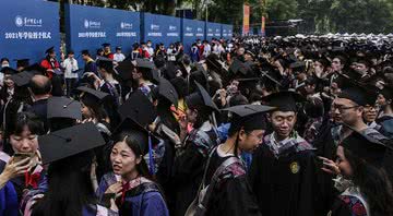 Imagem da cerimônia realizada em Wuhan no último domingo - Getty Images