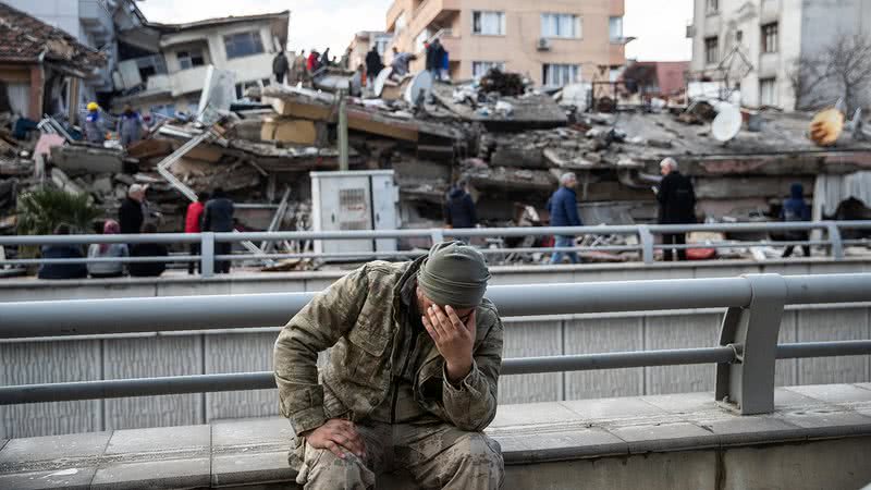 Imagem mostrando a destruição do terremoto - Getty Images