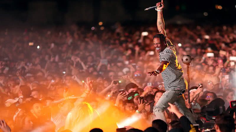 Travis Scott durante apresentação - Getty Images