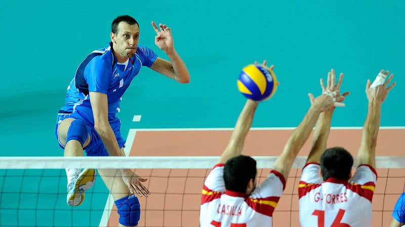 O atleta Roberto Cazzaniga em ação - Getty Images