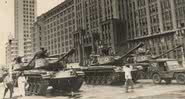 Tanques circulam na Avenida Presidente Vargas, Rio de Janeiro, abril de 1964 - Arquivo Nacional