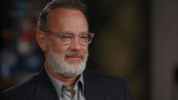 O astro Tom Hanks durante entrevista - Reprodução/Vídeo