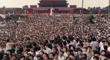 Protesto na Praça da Paz Celestial, em 1989C - Wikimedia Commons