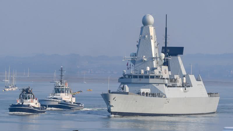 Imagem meramente ilustrativa de um HMS Defender britânico - Getty Images