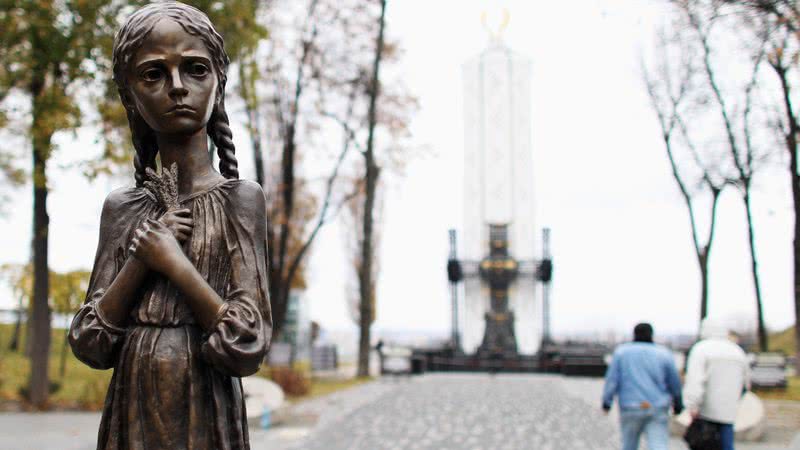 Memorial às vítimas do Holodomor na Ucrânia - Getty Images