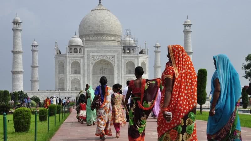 Imagem ilustrativa de pessoas no Taj Mahal - Foto de nonmisvegliate, via Pixabay