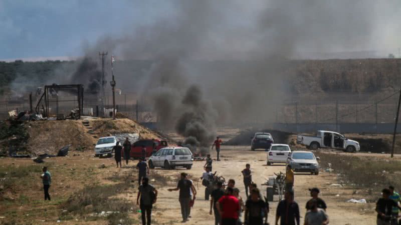 Fotografia tirada durante início de conflito - Getty Images