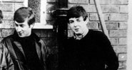 John Lennon e Paul McCartney em 1960 - Getty Images