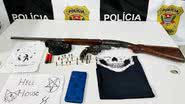 Armas e material encontrado em quarto da adolescente - Polícia Civil