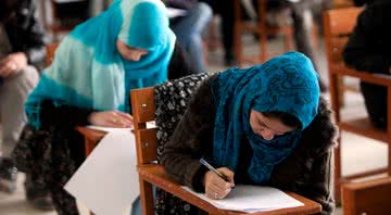 Jovens universitárias afegãs em Cabul - Getty Images