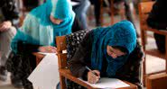 Jovens universitárias afegãs em Cabul - Getty Images