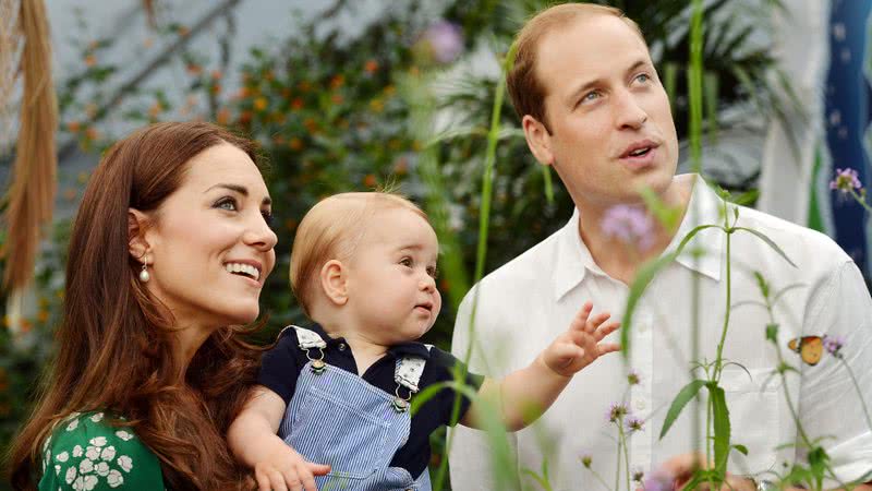 Fotografia de Kate Middleton, Príncipe William e o pequeno Príncipe George - Getty Images