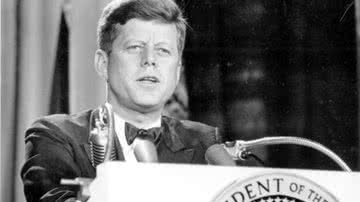 O presidente americano John F. Kennedy, morto em 1963 - Domínio público